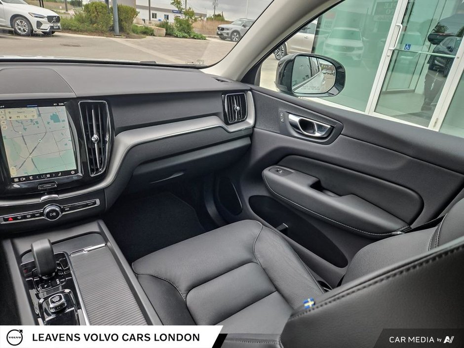 2024 Volvo XC60 CORE DARK THEME-24