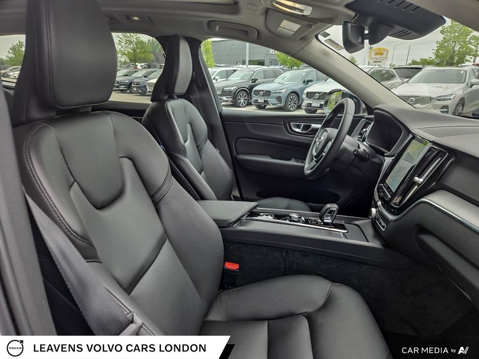 2024 Volvo XC60 CORE DARK THEME-21