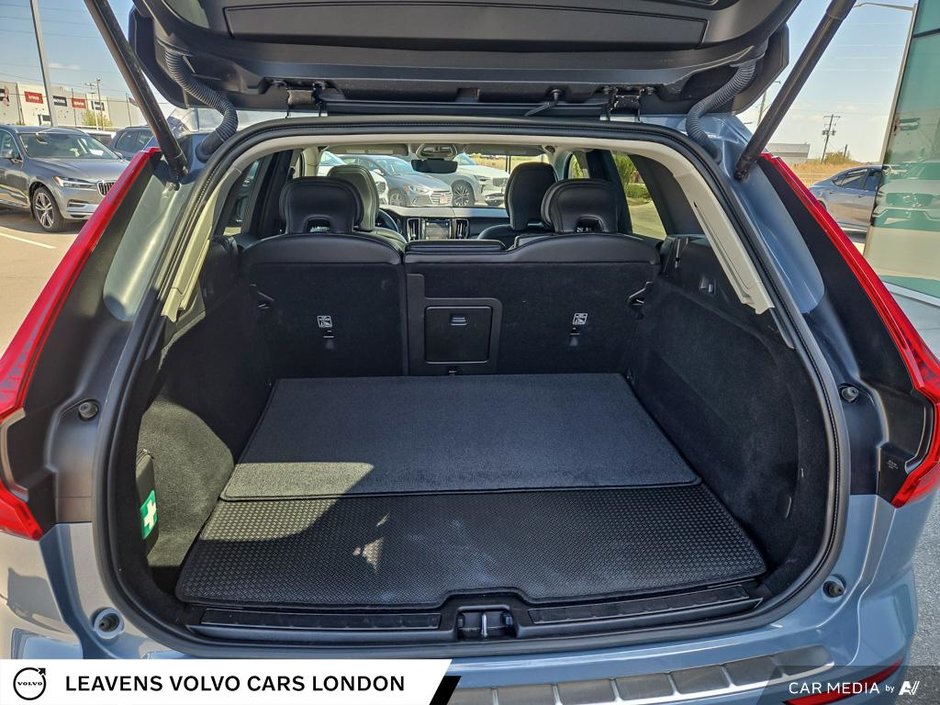 2024 Volvo XC60 CORE DARK THEME-11