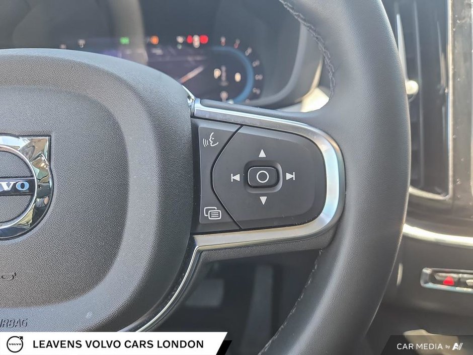 2024 Volvo XC60 CORE DARK THEME-15