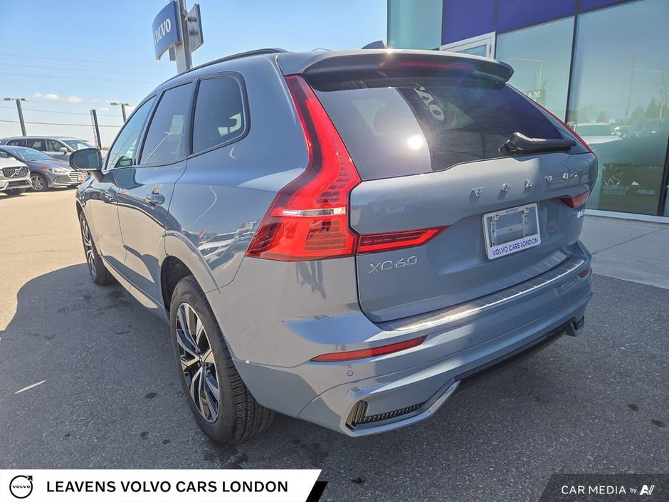2024 Volvo XC60 CORE DARK THEME-10