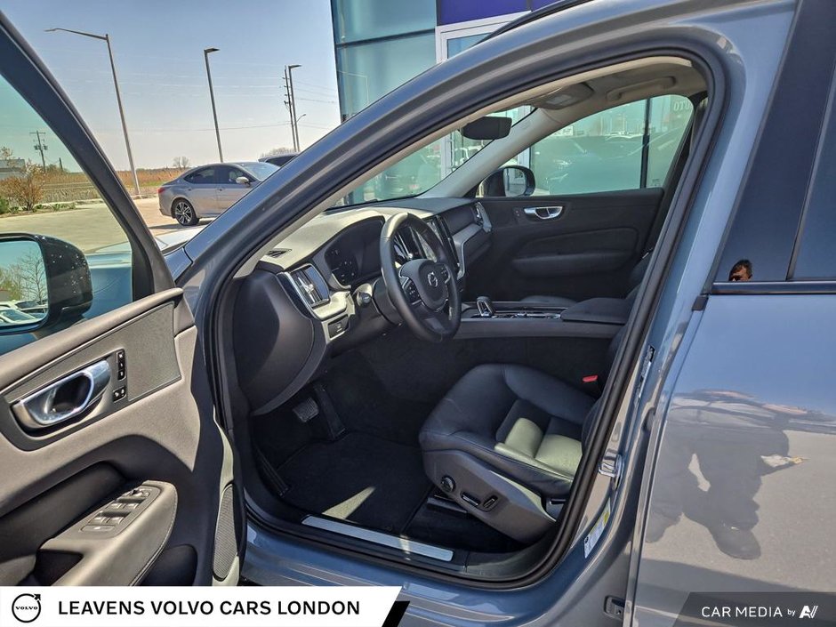2024 Volvo XC60 CORE DARK THEME-25