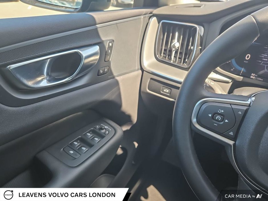 2024 Volvo XC60 CORE DARK THEME-16
