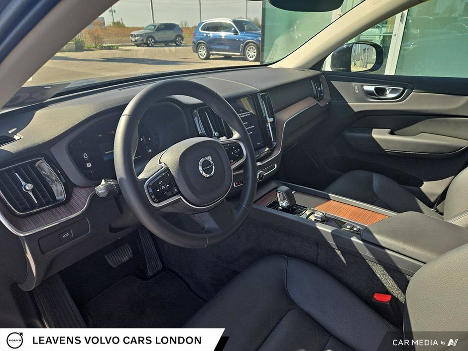 2024 Volvo XC60 PLUS DARK THEME-12