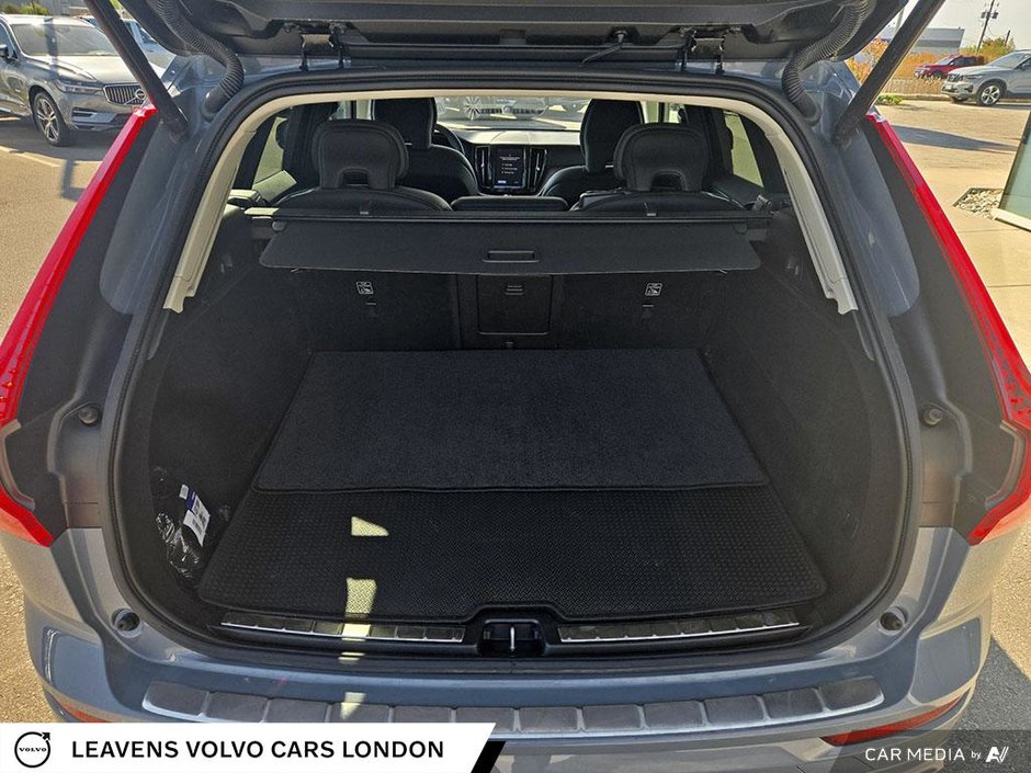 2024 Volvo XC60 PLUS DARK THEME-11