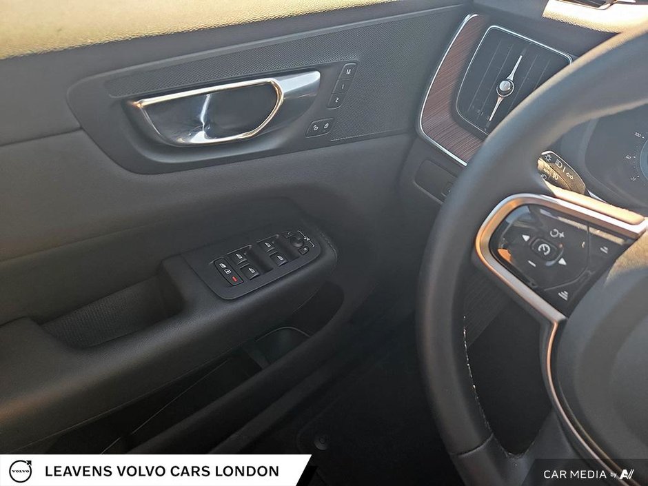 2024 Volvo XC60 PLUS DARK THEME-16