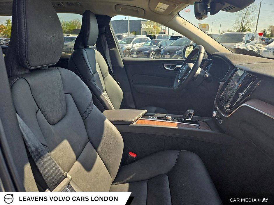 2024 Volvo XC60 PLUS DARK THEME-25