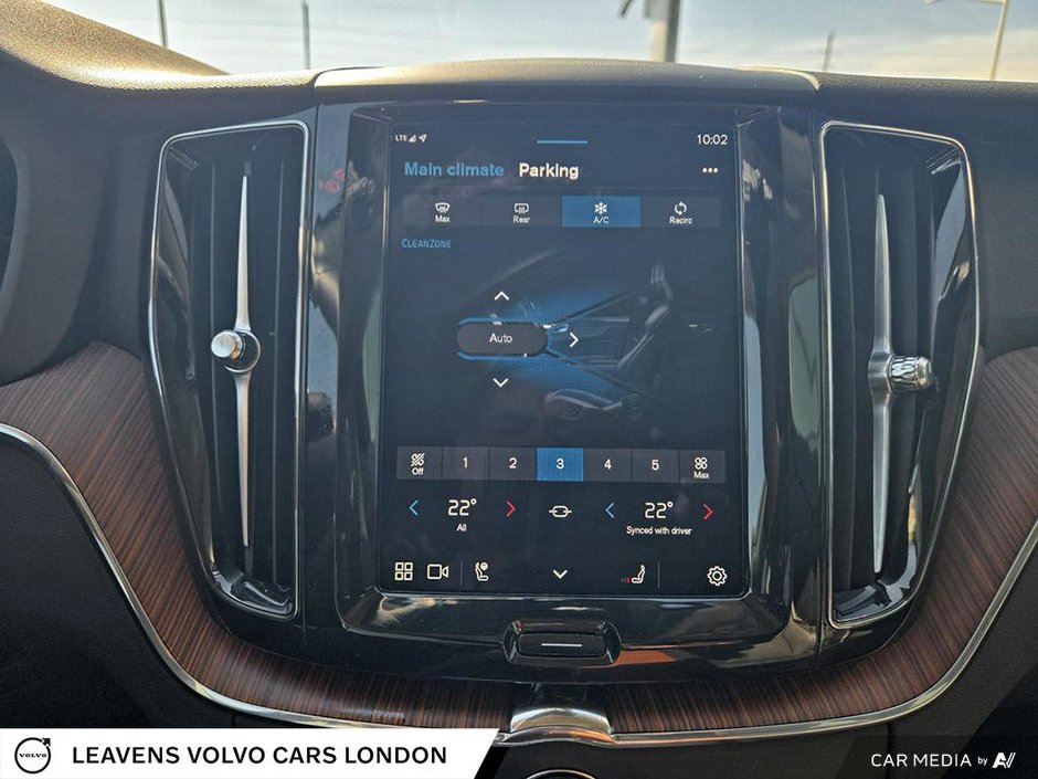 2024 Volvo XC60 PLUS DARK THEME-22