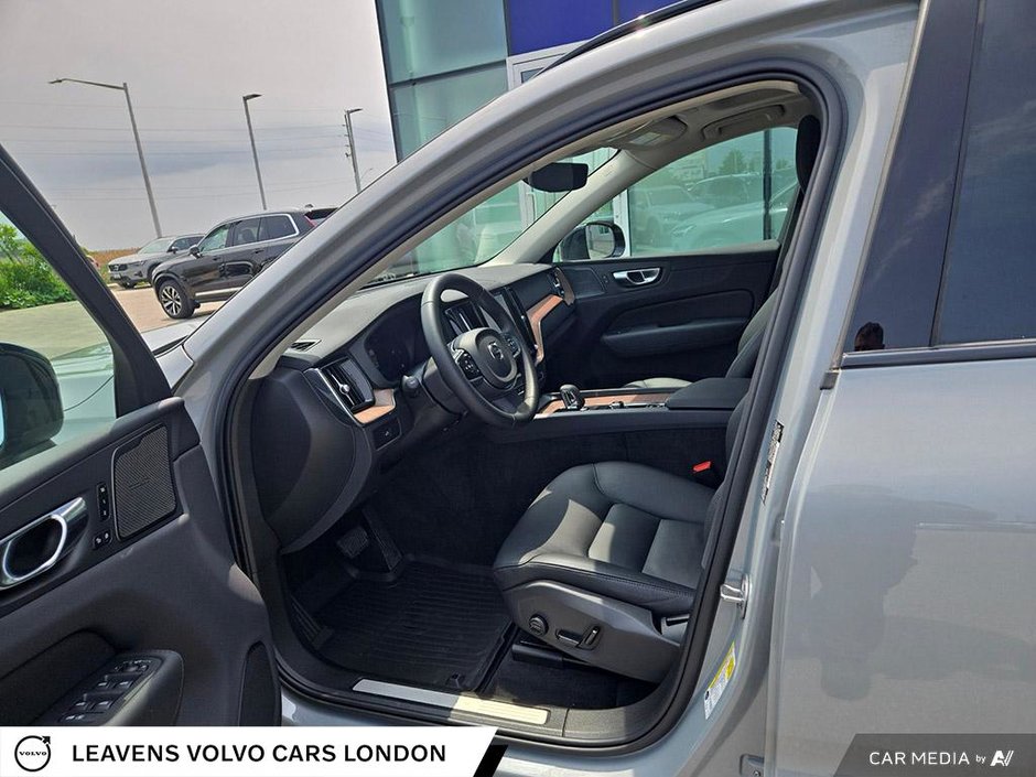 2024 Volvo XC60 PLUS DARK THEME-12