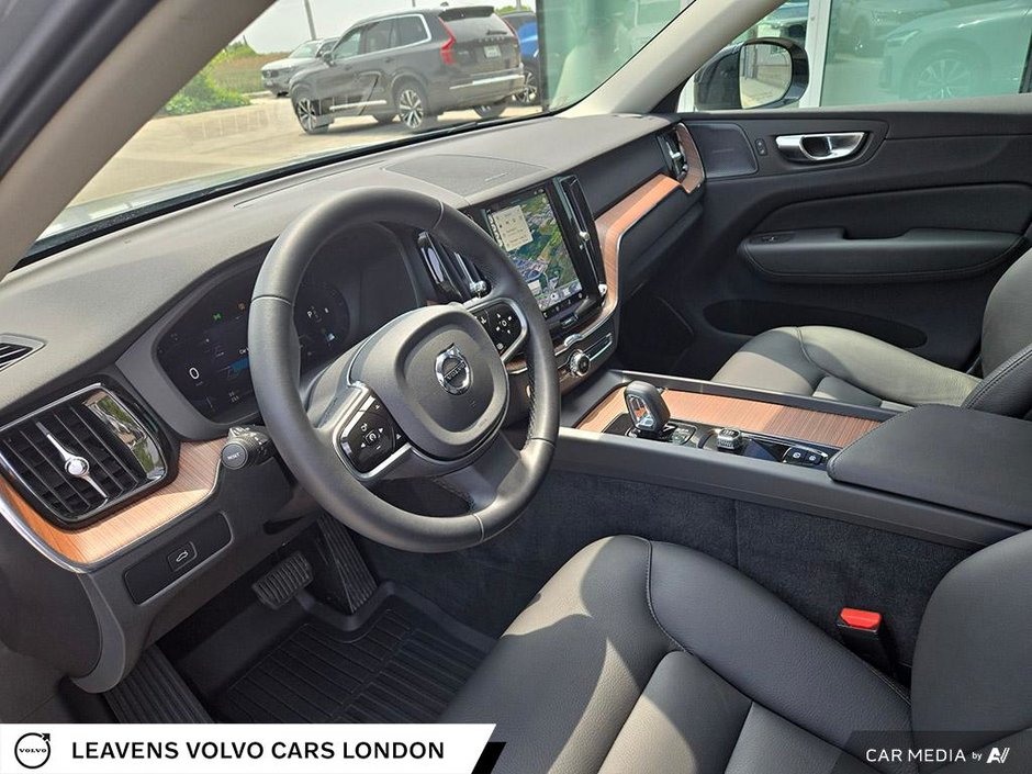 2024 Volvo XC60 PLUS DARK THEME-13