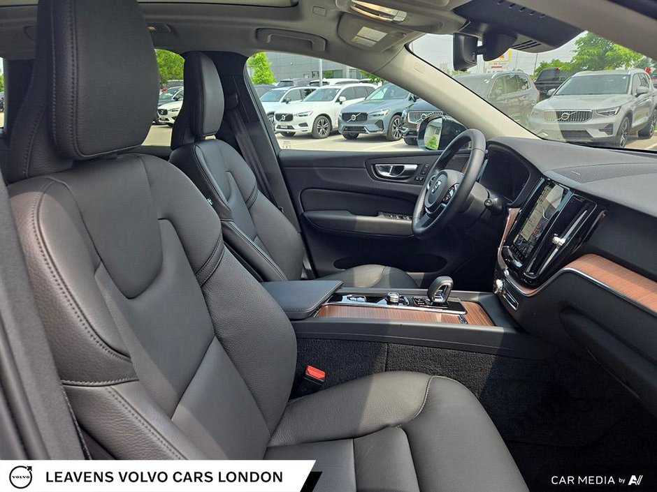 2024 Volvo XC60 PLUS DARK THEME-26