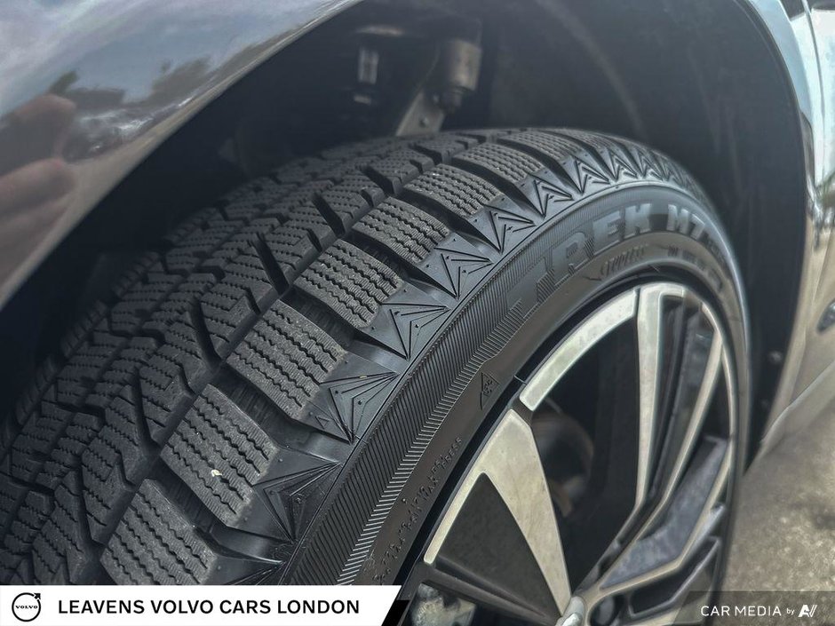 2024 Volvo XC60 PLUS DARK THEME-6