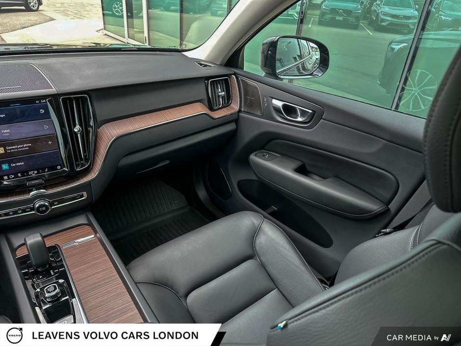 2024 Volvo XC60 PLUS DARK THEME-24