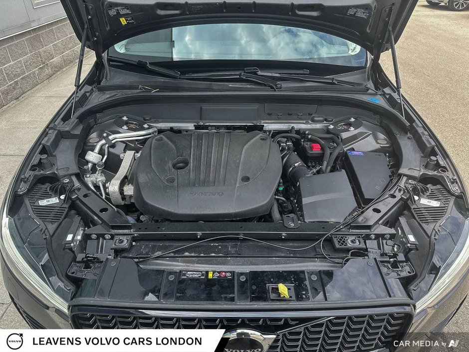 2024 Volvo XC60 PLUS DARK THEME-9