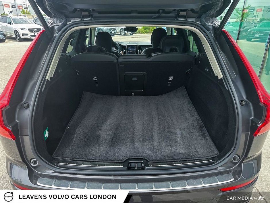 2024 Volvo XC60 PLUS DARK THEME-11