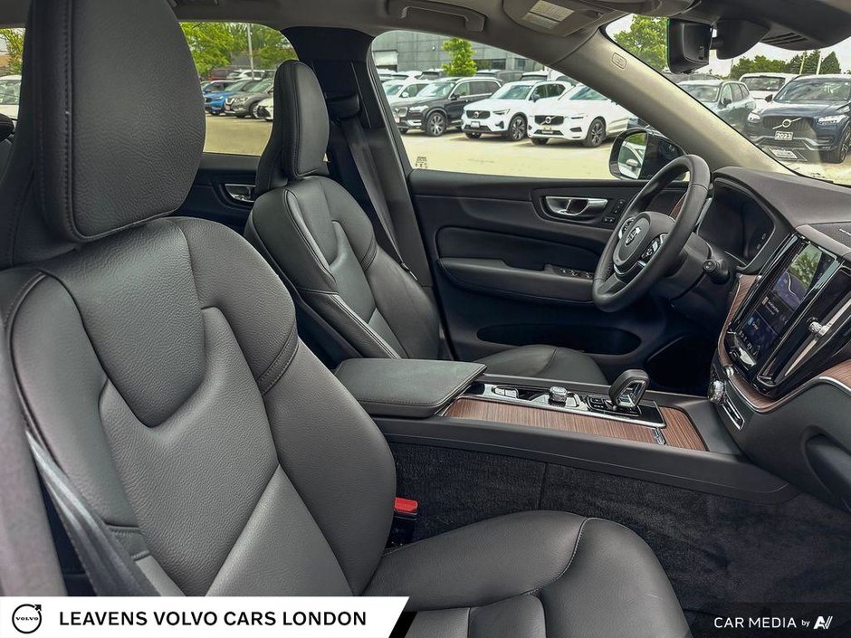 2024 Volvo XC60 PLUS DARK THEME-21