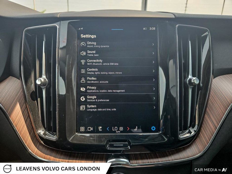 2024 Volvo XC60 PLUS DARK THEME-27