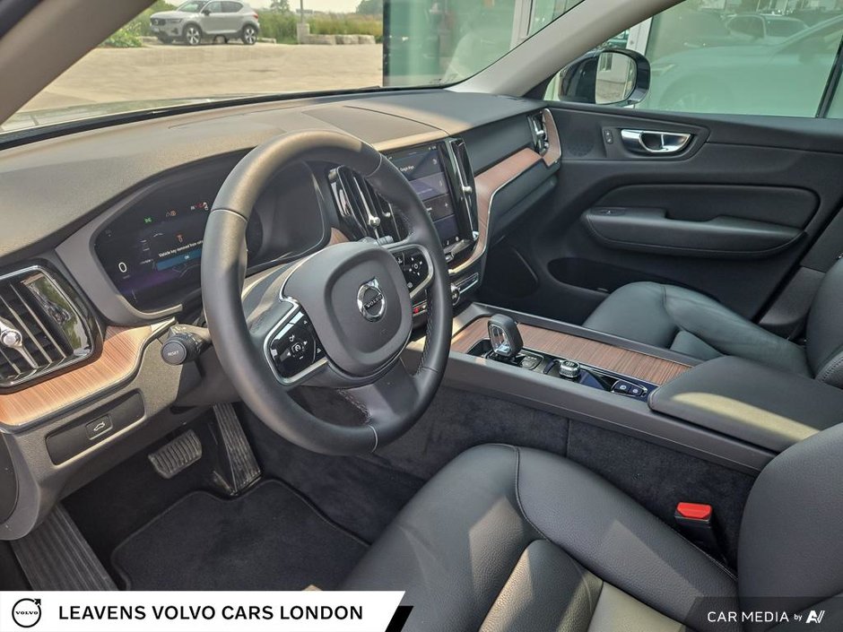 2024 Volvo XC60 PLUS DARK THEME-12