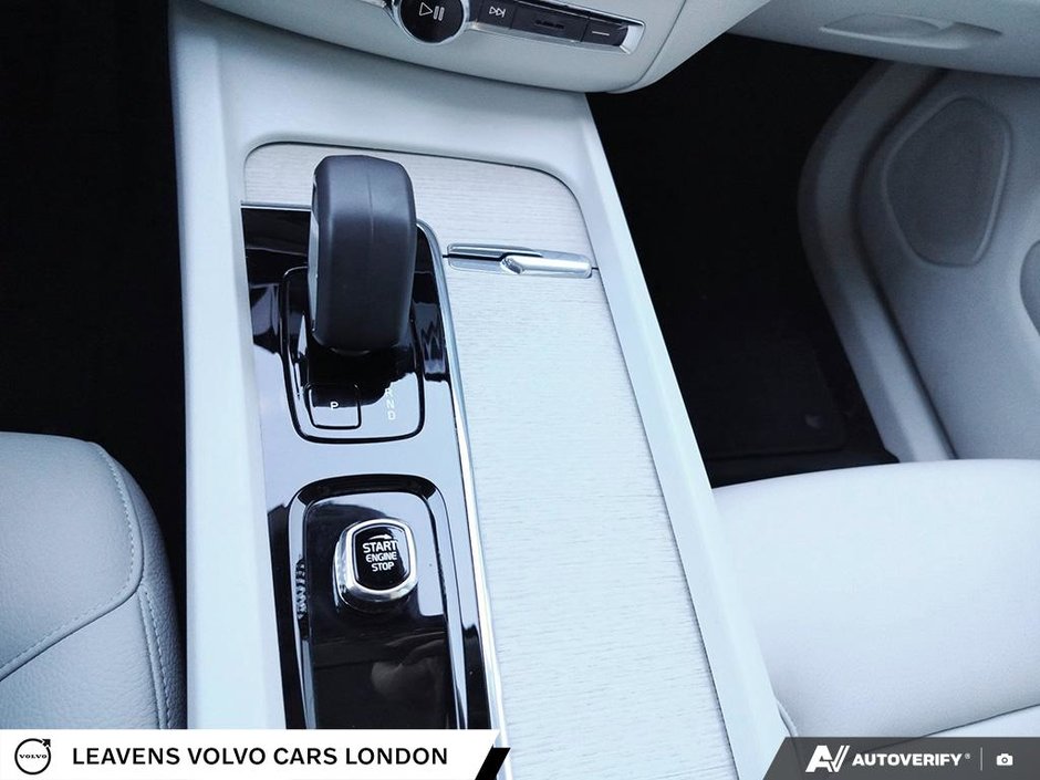 2024 Volvo XC60 PLUS DARK THEME-23