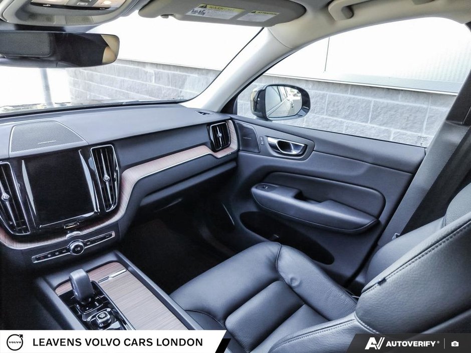 2024 Volvo XC60 PLUS DARK THEME-24