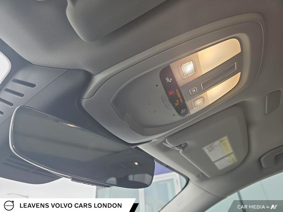 2025 Volvo XC60 ULTRA DARK THEME-16