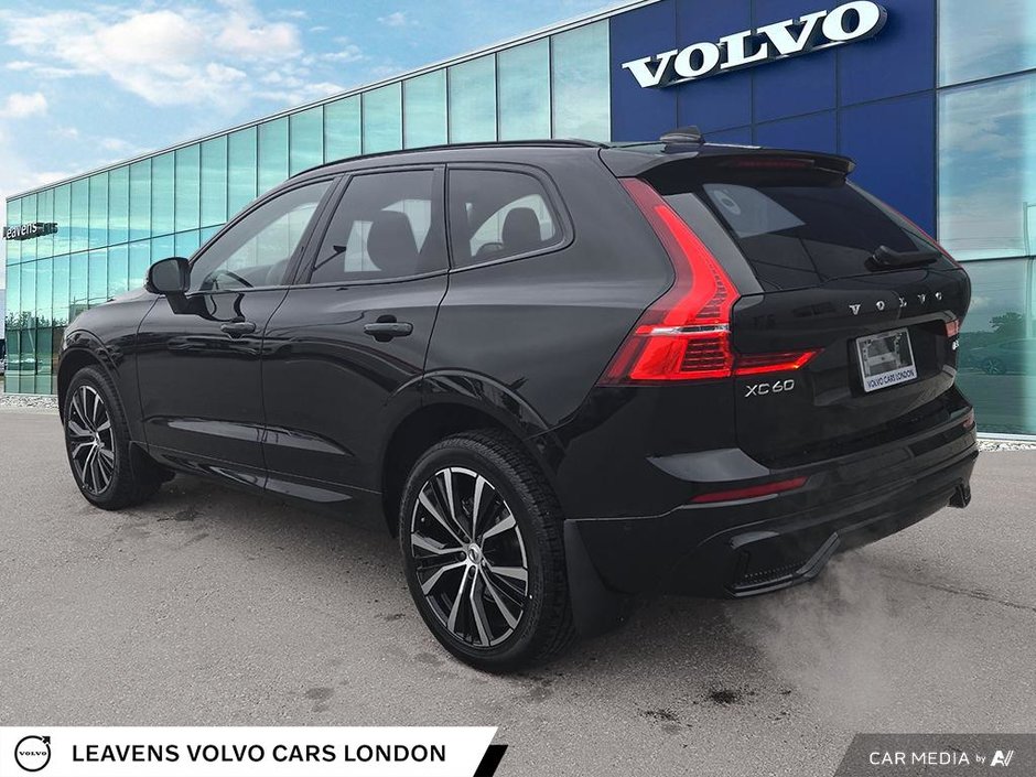 2025 Volvo XC60 ULTRA DARK THEME-3