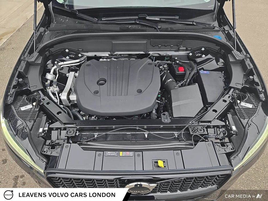 2025 Volvo XC60 ULTRA DARK THEME-7