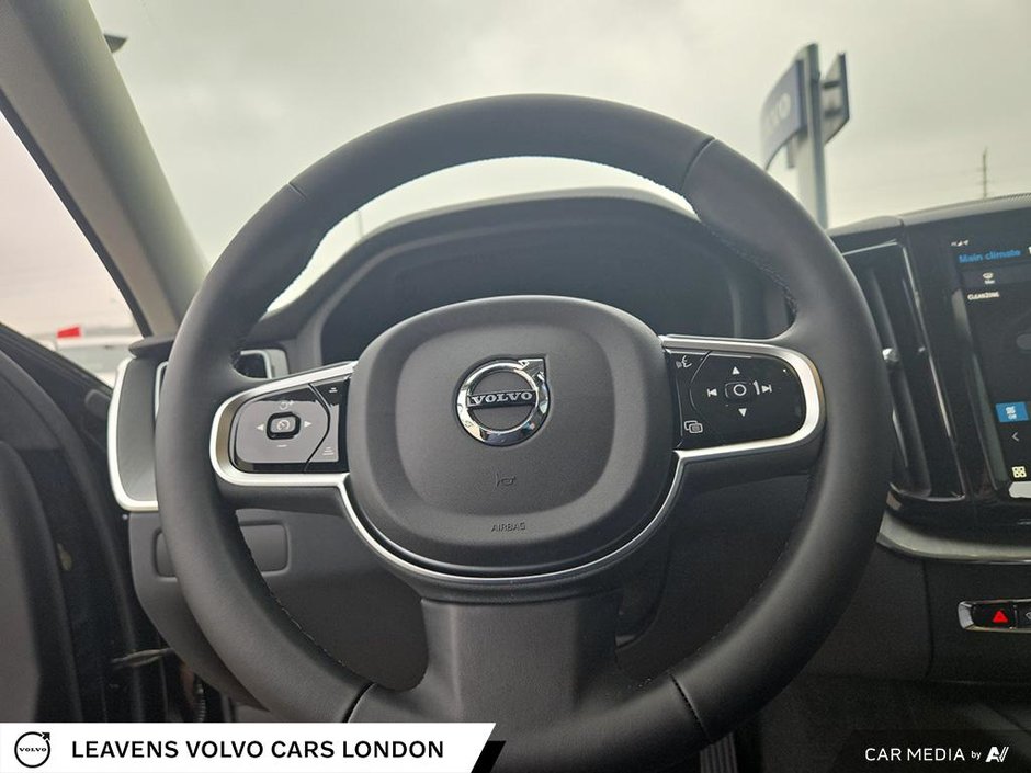 2025 Volvo XC60 ULTRA DARK THEME-13