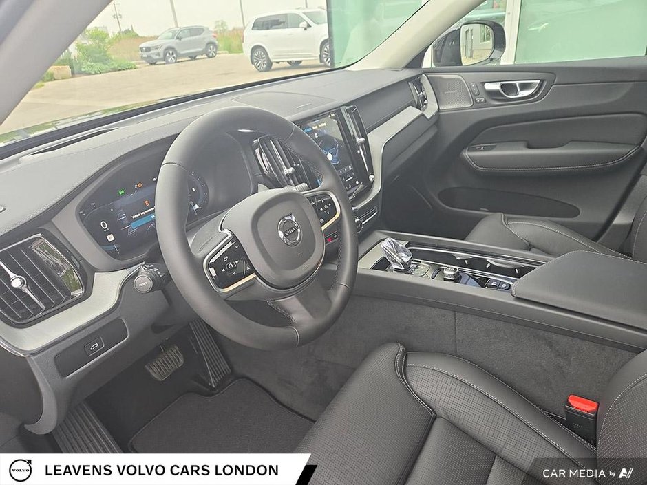 2025 Volvo XC60 ULTRA DARK THEME-12