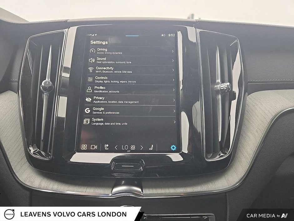 2025 Volvo XC60 ULTRA DARK THEME-19