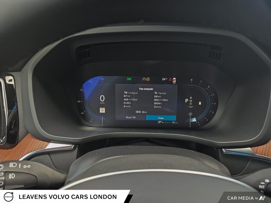 2025 Volvo XC60 PLUS DARK THEME-14