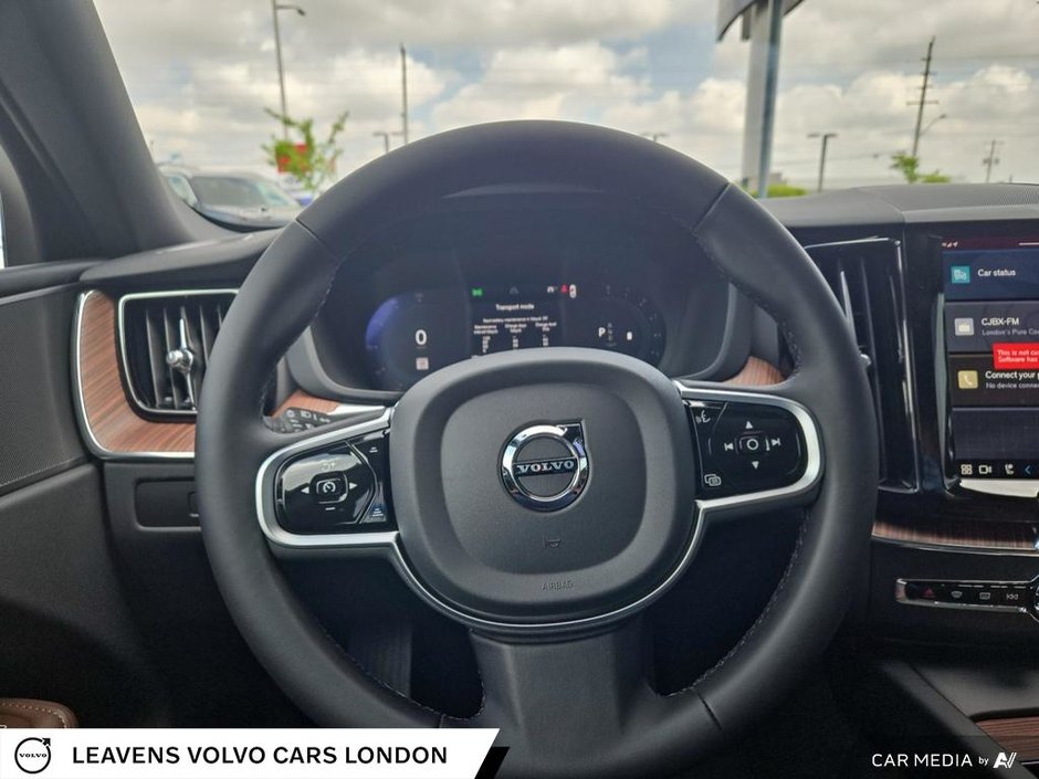 2025 Volvo XC60 PLUS DARK THEME-13