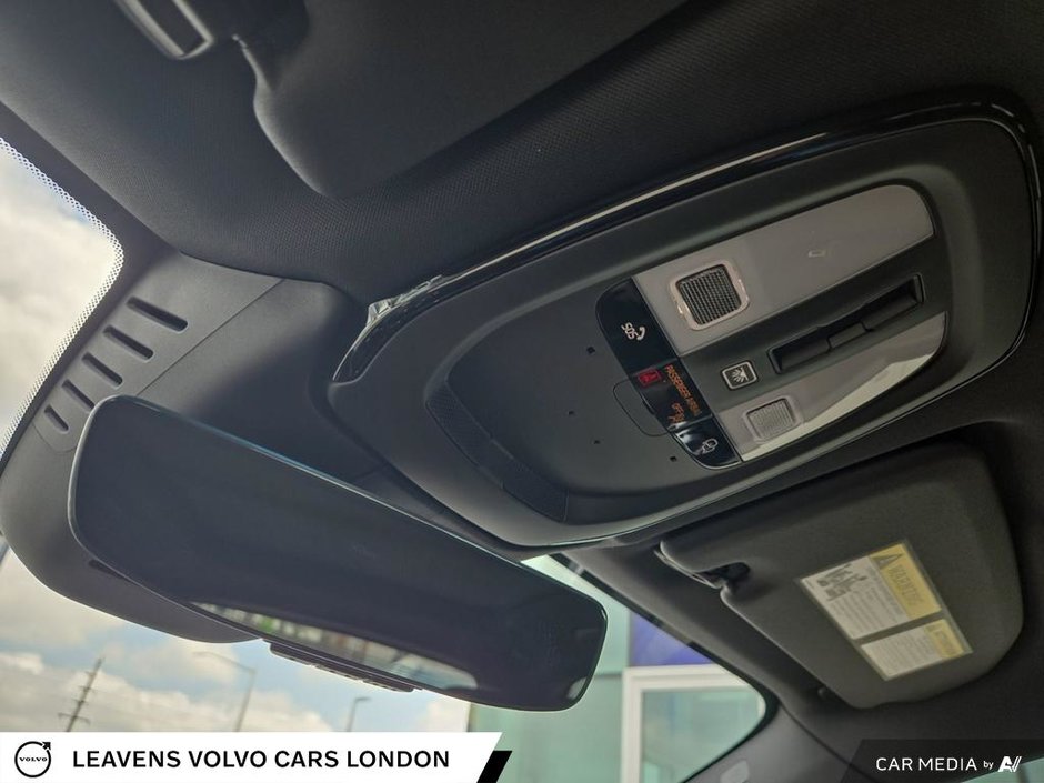2025 Volvo XC60 PLUS DARK THEME-20