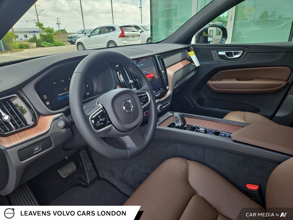2025 Volvo XC60 PLUS DARK THEME-12