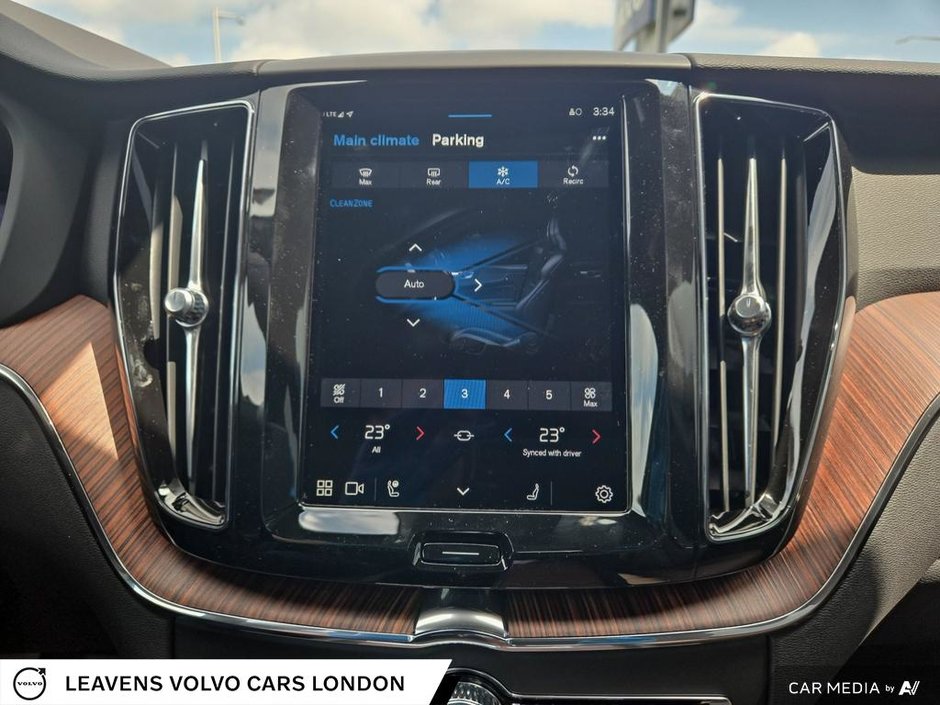 2025 Volvo XC60 PLUS DARK THEME-29