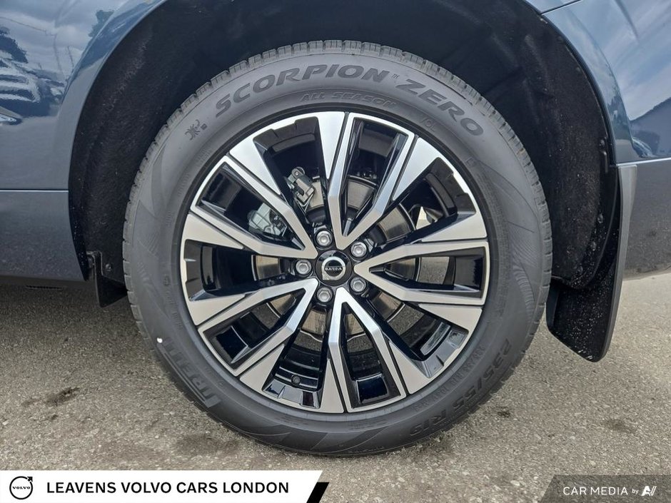 2025 Volvo XC60 PLUS DARK THEME-5