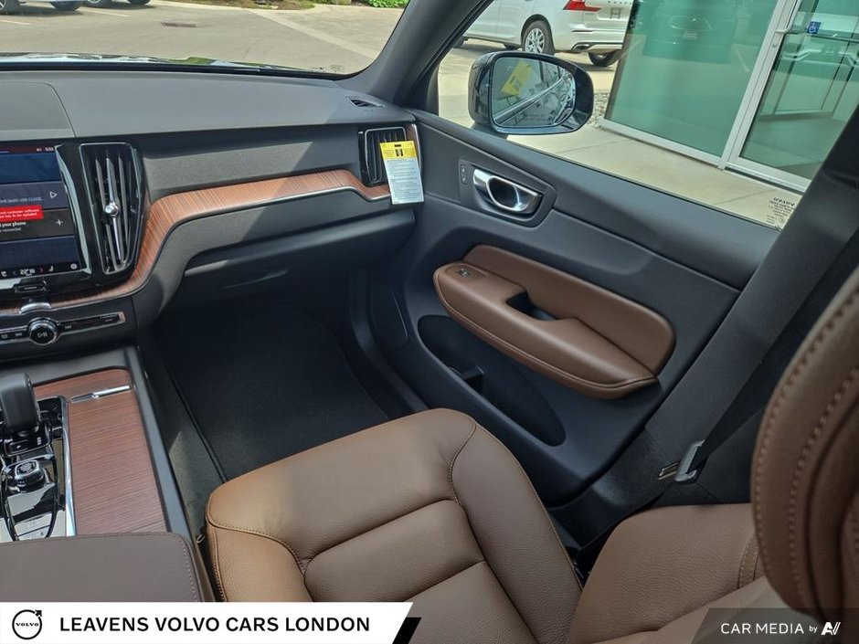 2025 Volvo XC60 PLUS DARK THEME-24