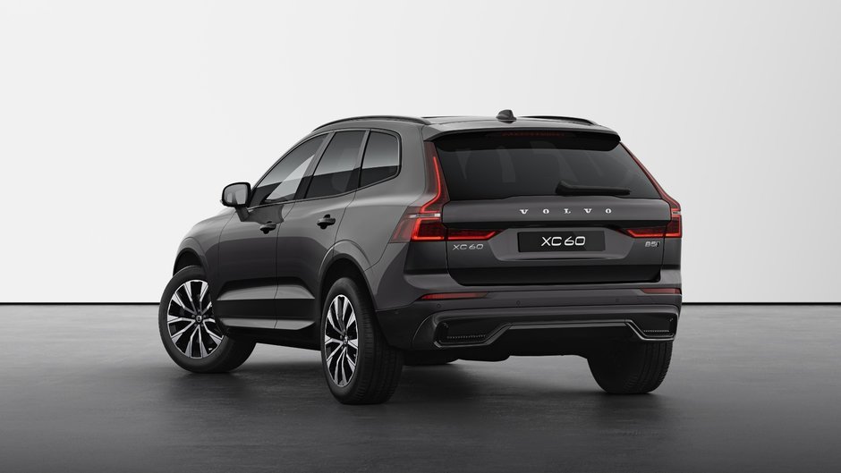2025 Volvo XC60 PLUS DARK THEME-1