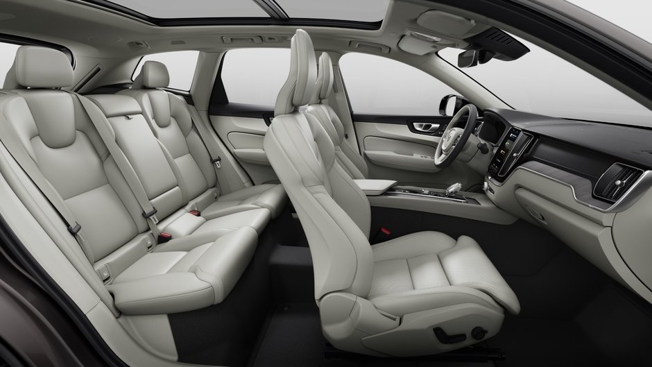 2025 Volvo XC60 ULTRA DARK THEME-10