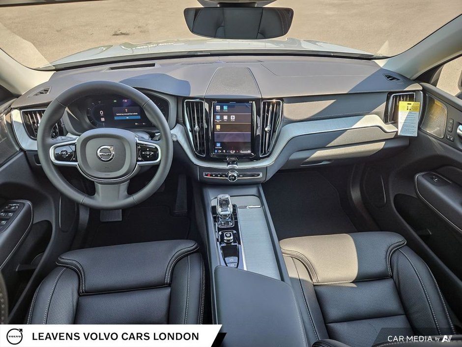 2025 Volvo XC60 ULTRA DARK THEME-23