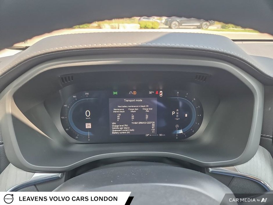 2025 Volvo XC60 ULTRA DARK THEME-14
