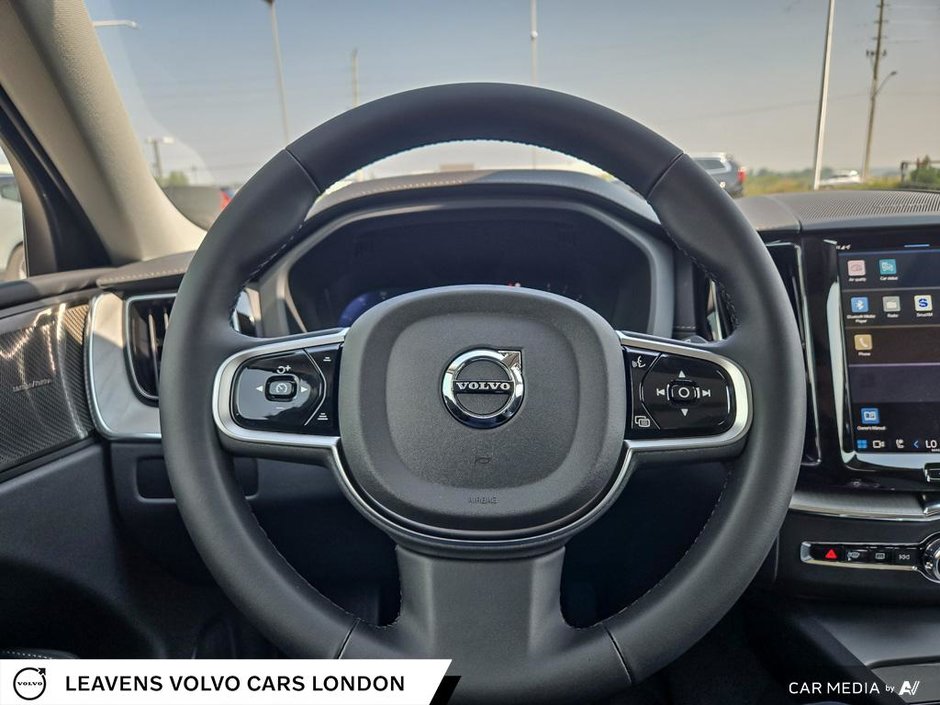 2025 Volvo XC60 ULTRA DARK THEME-13
