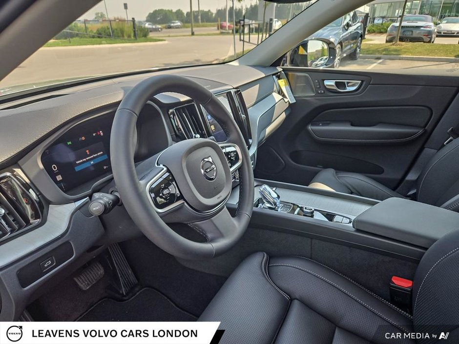 2025 Volvo XC60 ULTRA DARK THEME-12