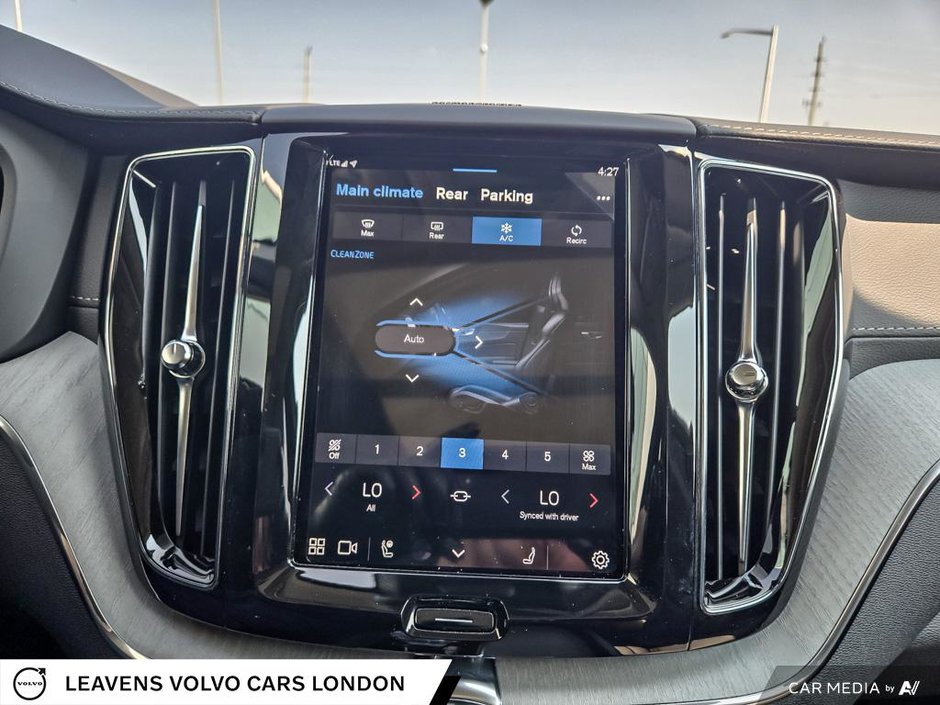 2025 Volvo XC60 ULTRA DARK THEME-29