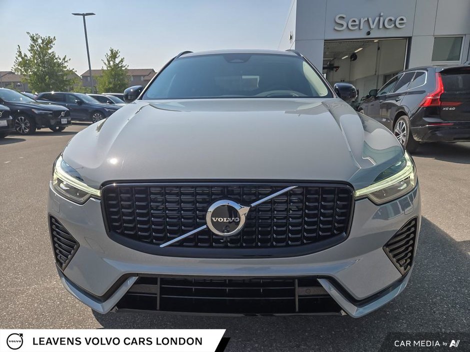 2025 Volvo XC60 ULTRA DARK THEME-8