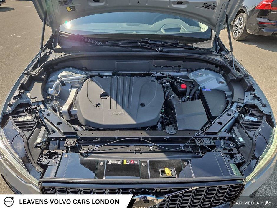 2025 Volvo XC60 ULTRA DARK THEME-9