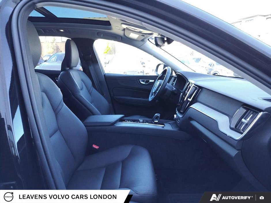 2025 Volvo XC60 PLUS DARK THEME-21