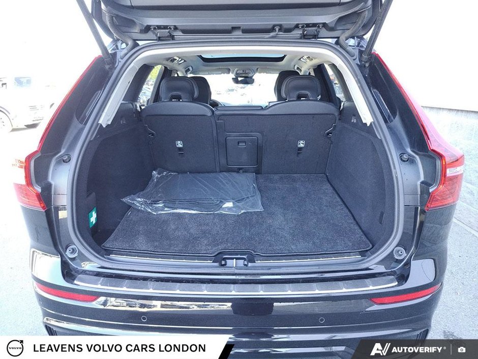 2025 Volvo XC60 PLUS DARK THEME-11