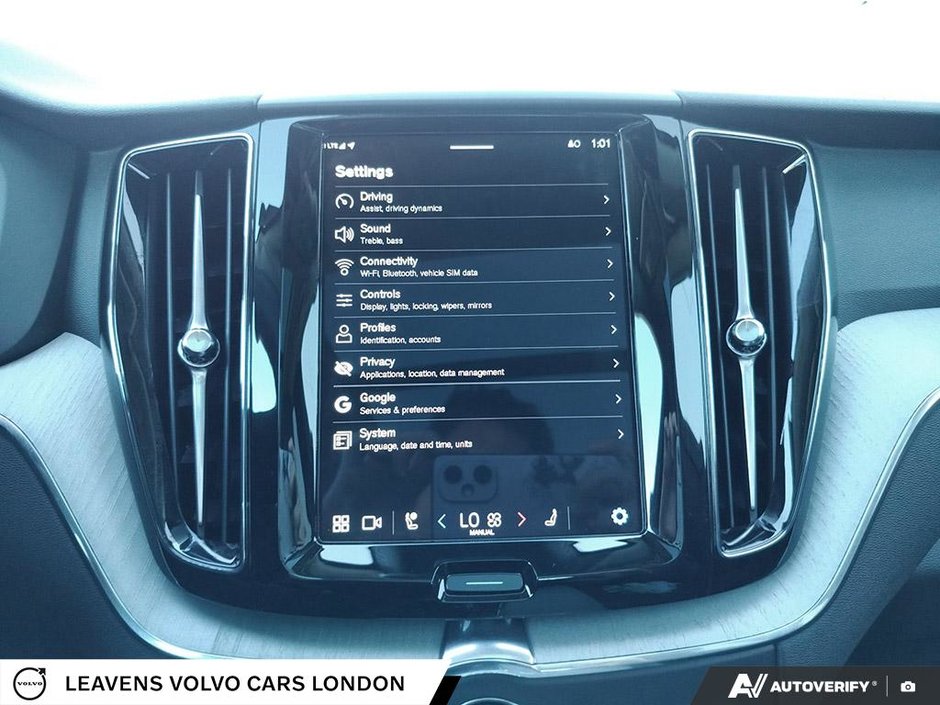 2025 Volvo XC60 PLUS DARK THEME-27