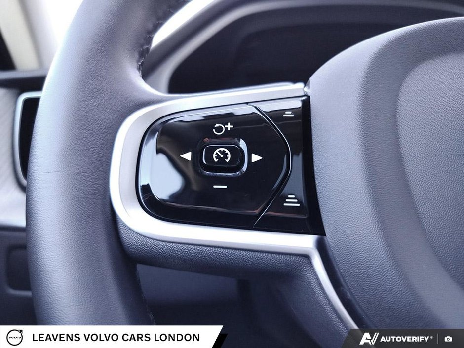 2025 Volvo XC60 PLUS DARK THEME-29